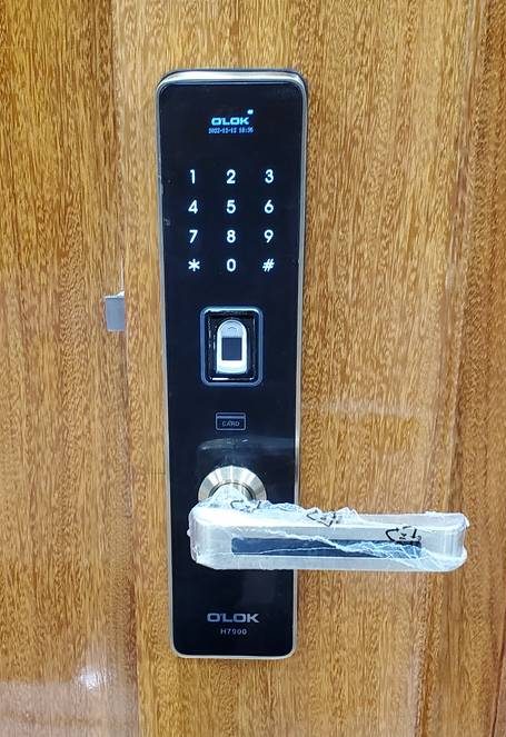 Khoá cửa vân tay OLOK H7900