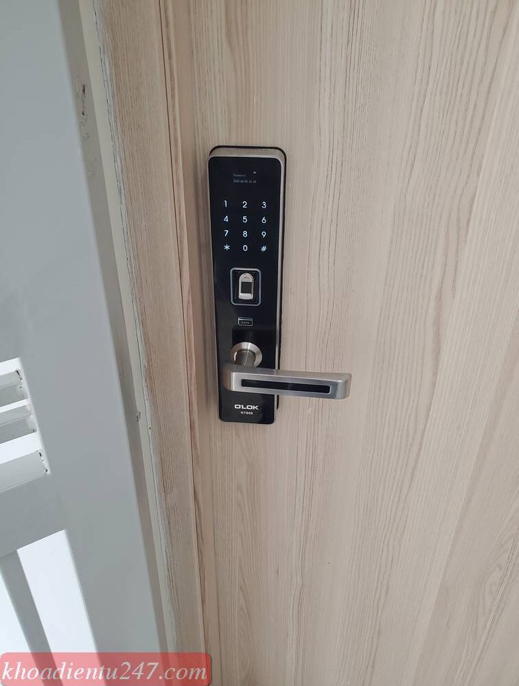 Khóa cửa vân tay O'LOK H7900